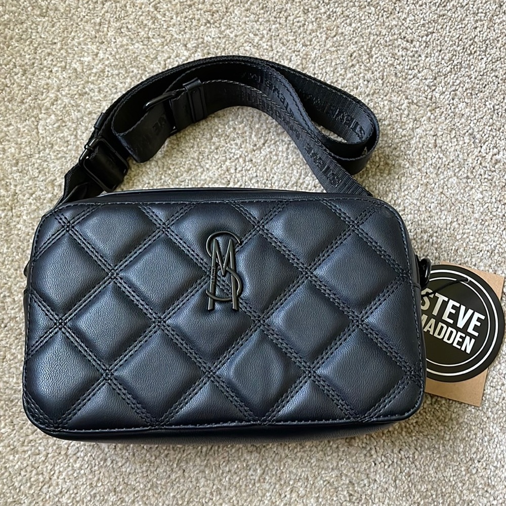 NWT Steve Madden BWallace camera bag includes 2 crossbody straps